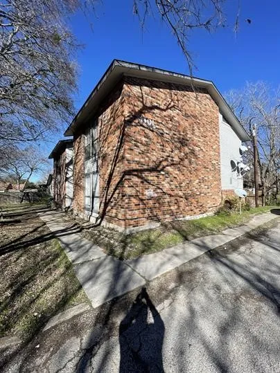 1101 Bois Darc Street #A Lockhart, TX 78644