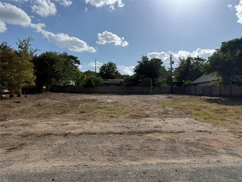 1100 Lipan Trail