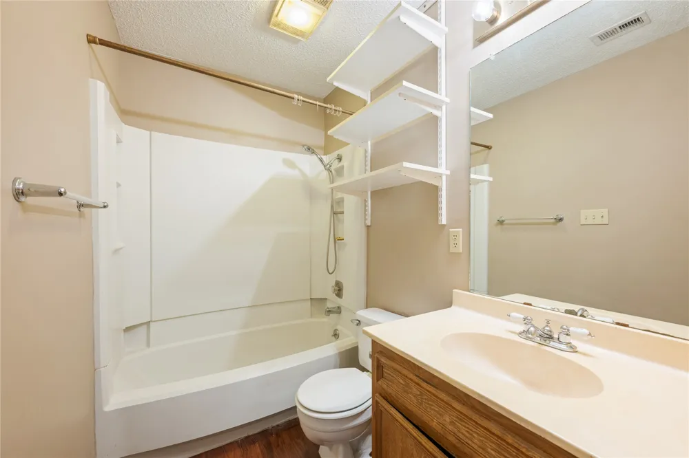 1610 Waterston Avenue #11 Austin, TX 78703