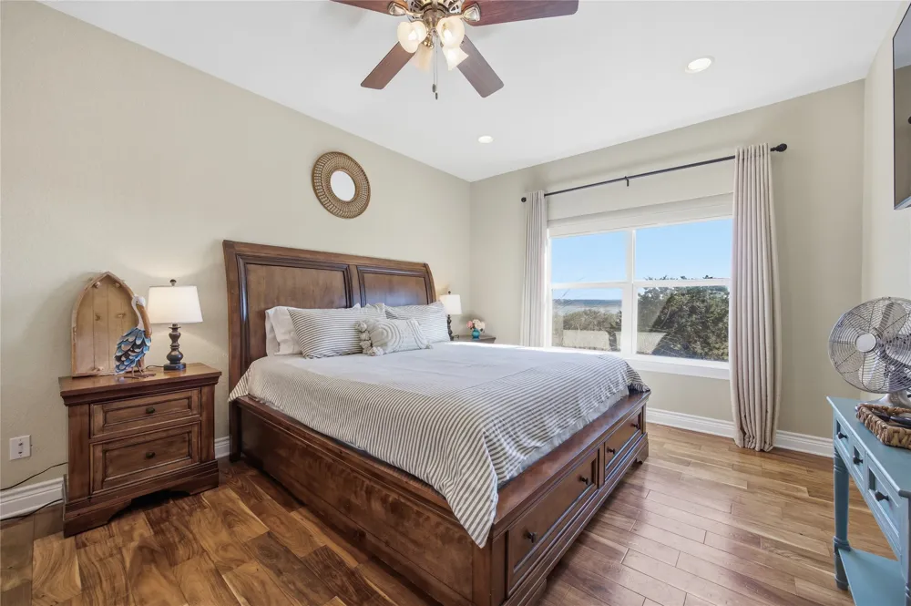 1748 Lakeshore Drive Canyon Lake, TX 78133