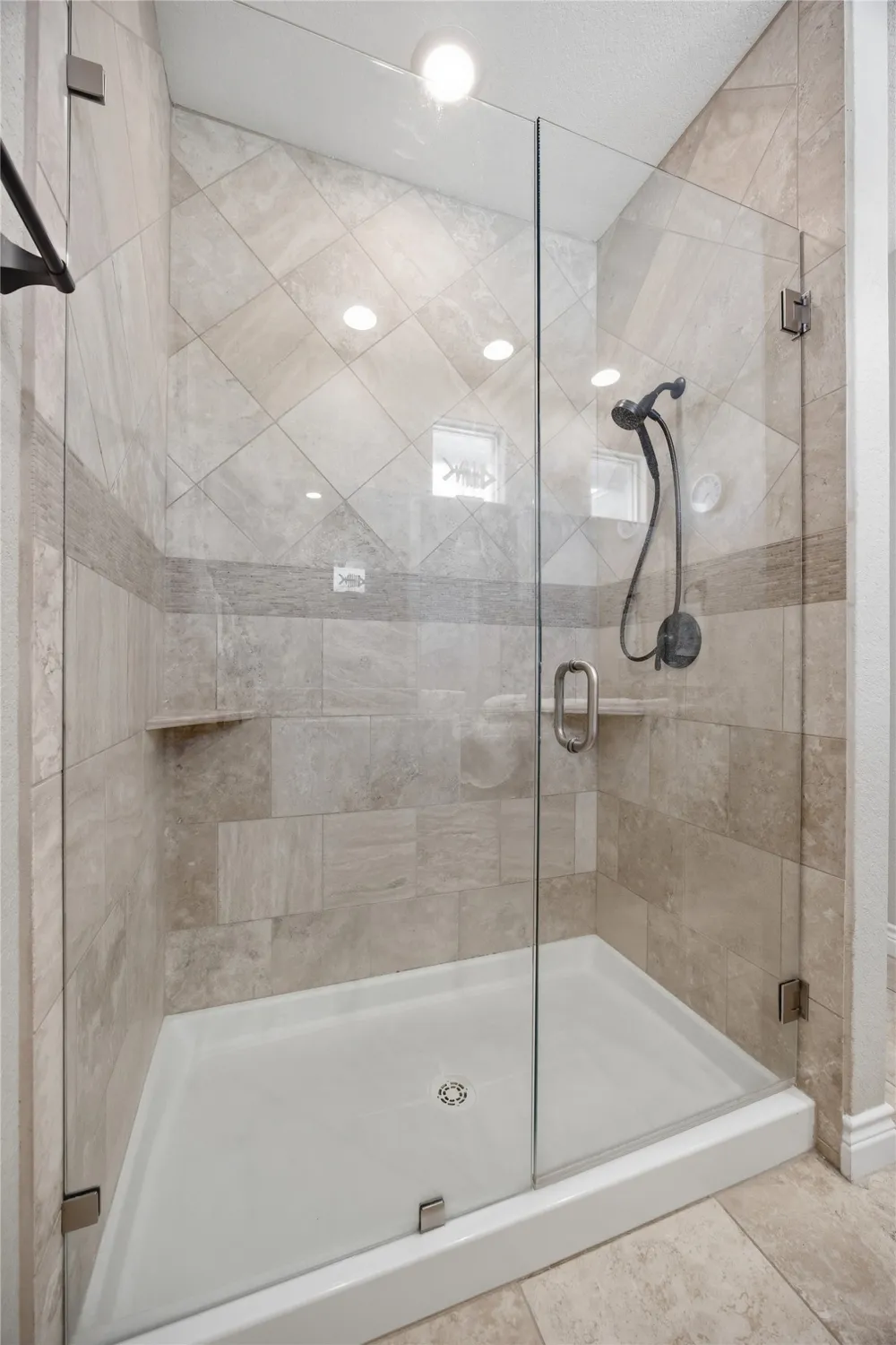 1748 Lakeshore Drive Canyon Lake, TX 78133