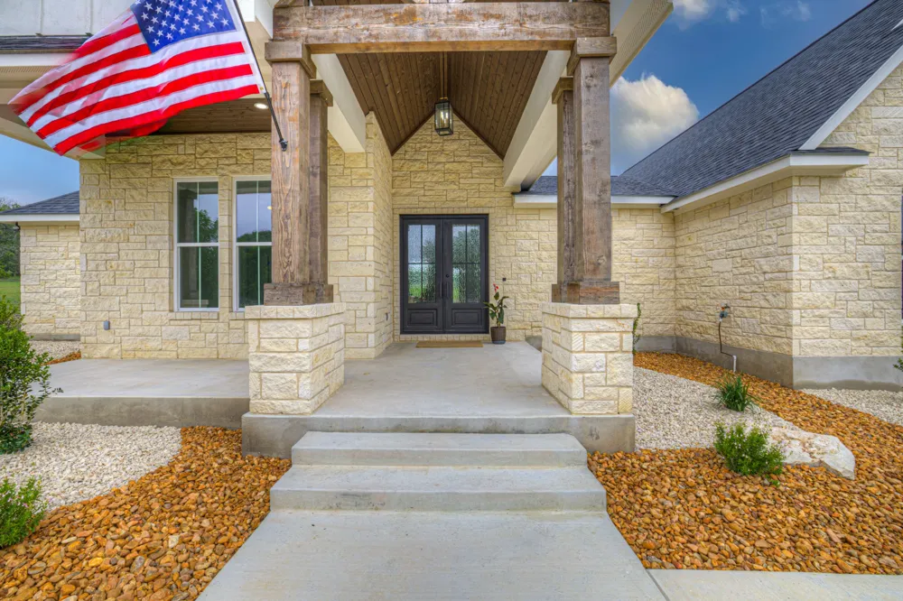 110 Lake Village Road Seguin, TX 78155