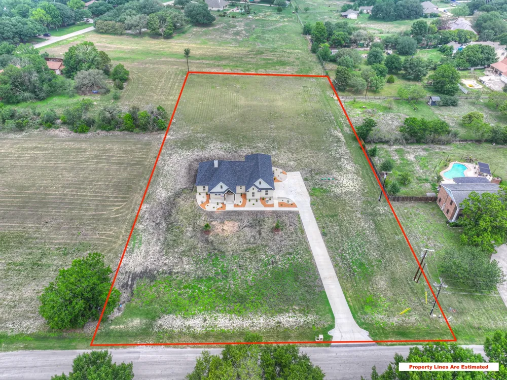110 Lake Village Road Seguin, TX 78155