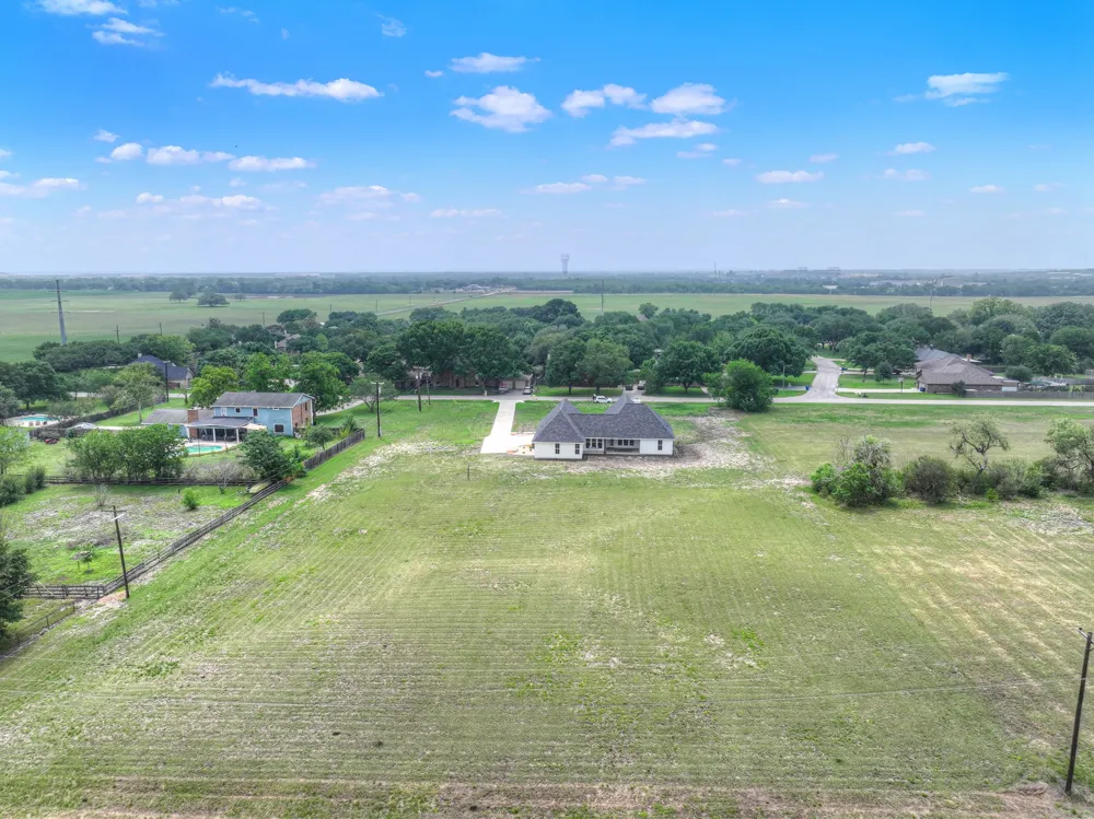 110 Lake Village Road Seguin, TX 78155