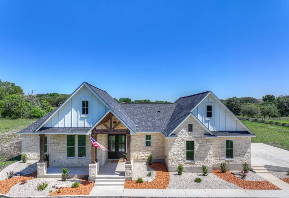 110 Lake Village Road Seguin, TX 78155