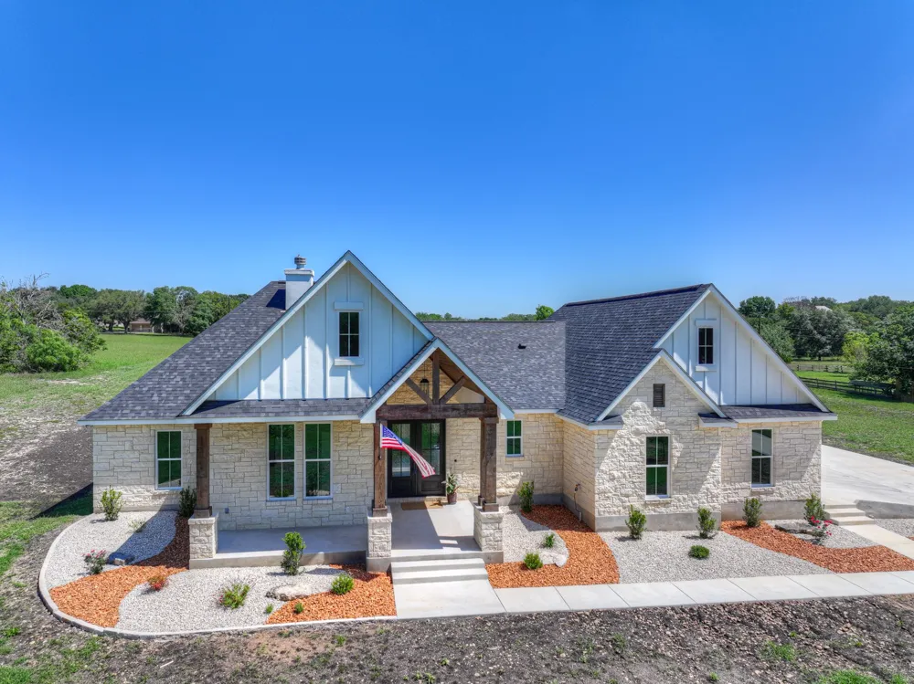 110 Lake Village Road Seguin, TX 78155
