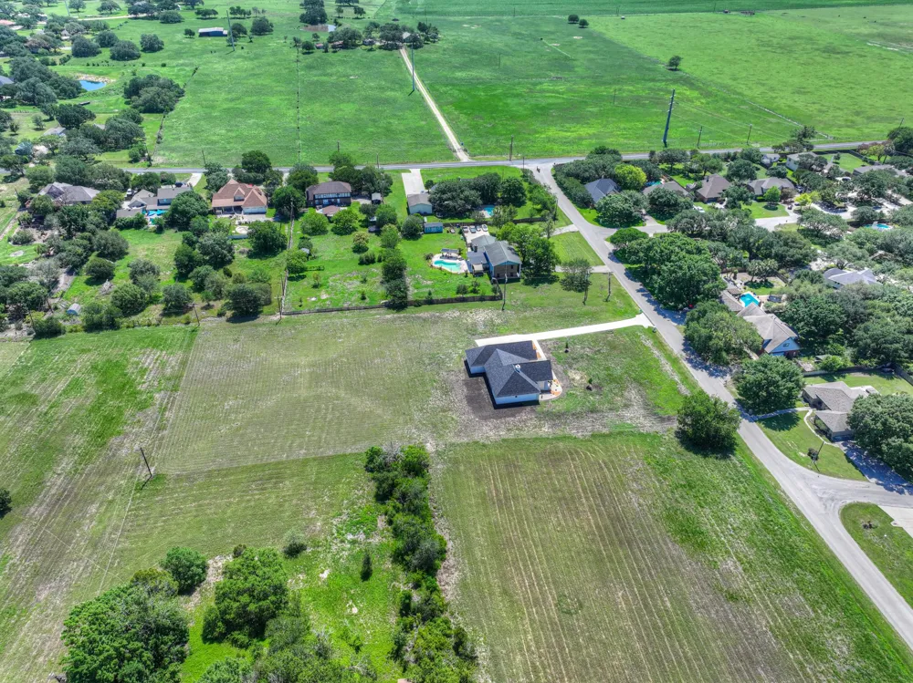 110 Lake Village Road Seguin, TX 78155