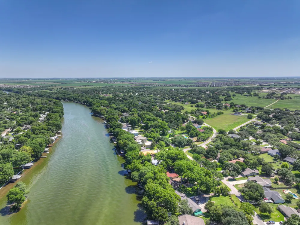 110 Lake Village Road Seguin, TX 78155