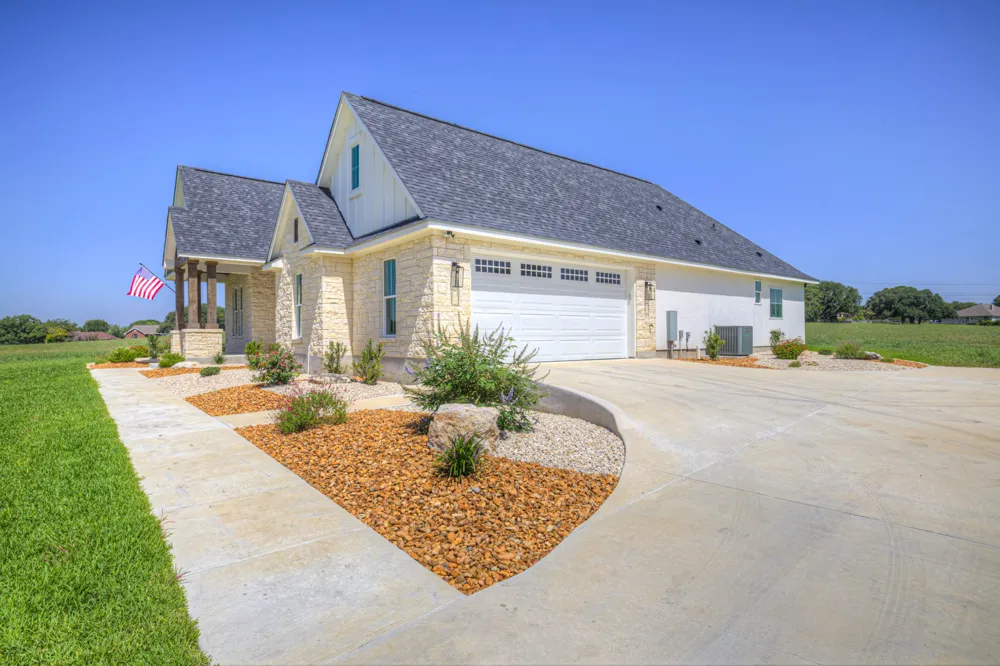 110 Lake Village Road Seguin, TX 78155