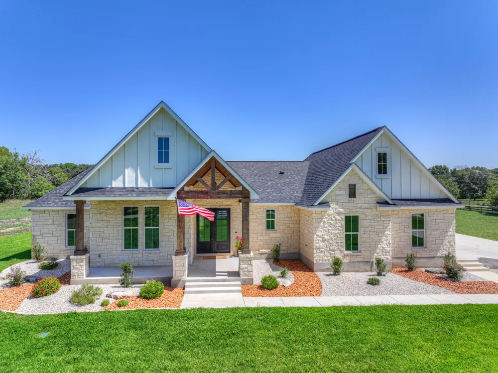 110 Lake Village Road Seguin, TX 78155
