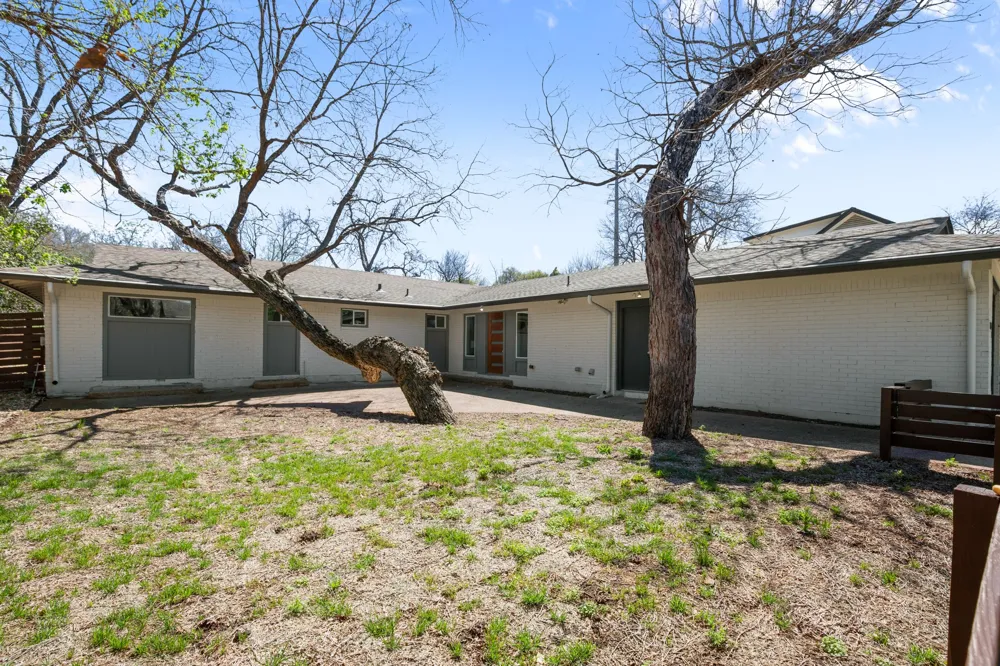 3305 Santa Monica Drive Austin, TX 78741