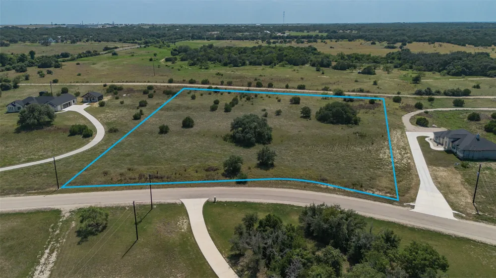3 Cloudwood Ranch Road Briggs, TX 78608