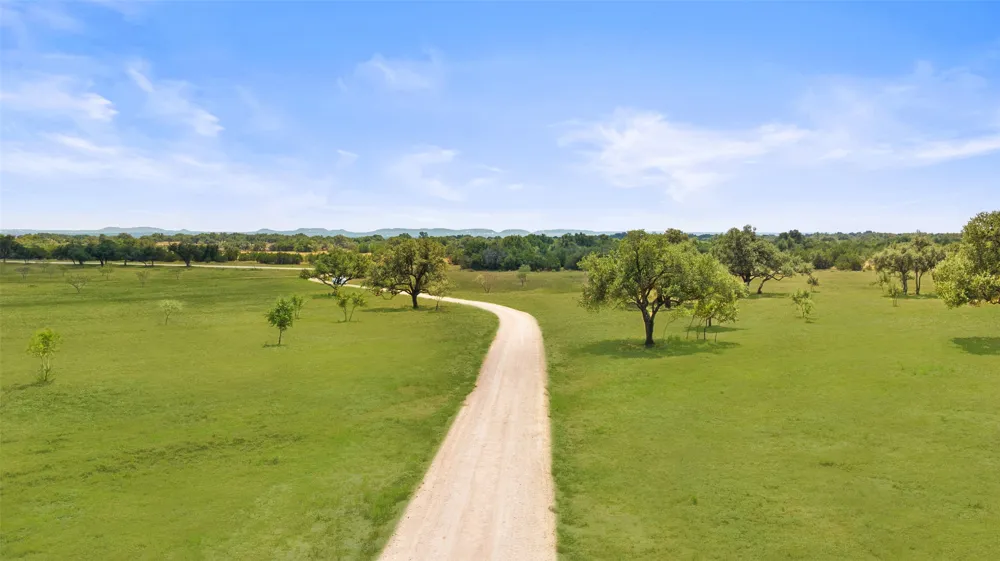 960 Gipson Road Johnson City, TX 78636