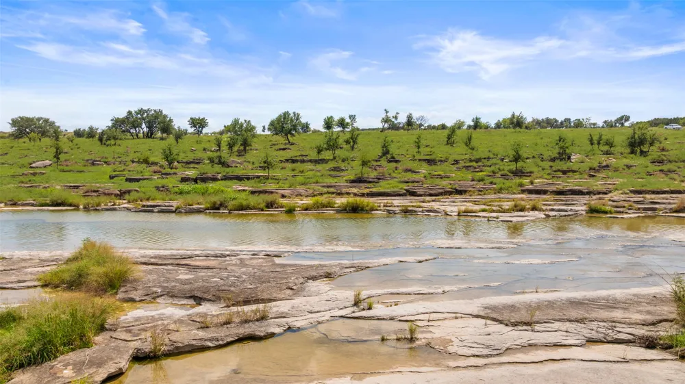 960 Gipson Road Johnson City, TX 78636