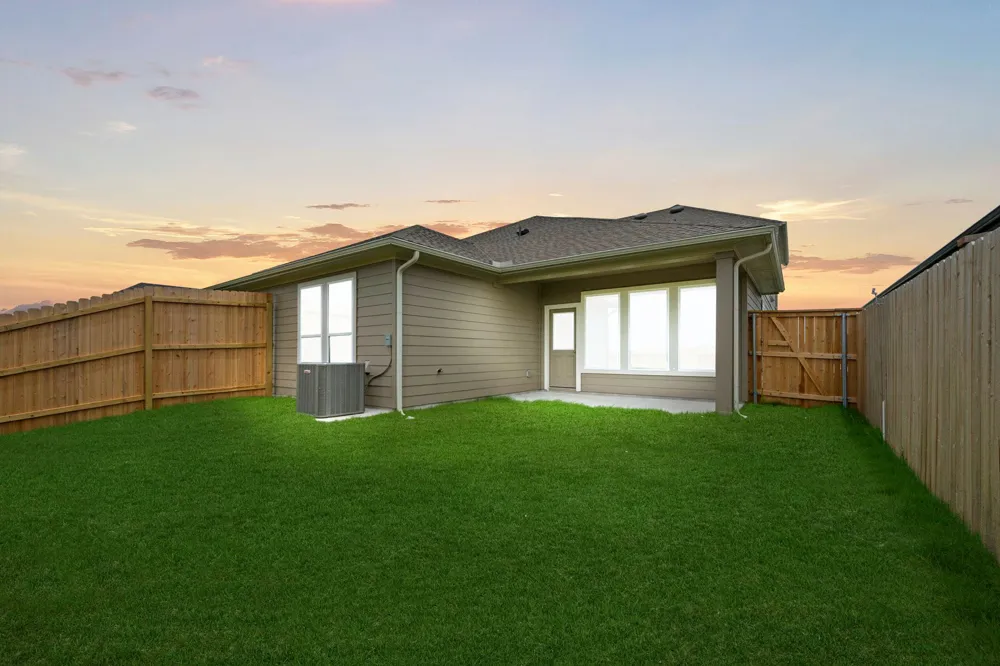 201 Backwood Pass Taylor, TX 76574