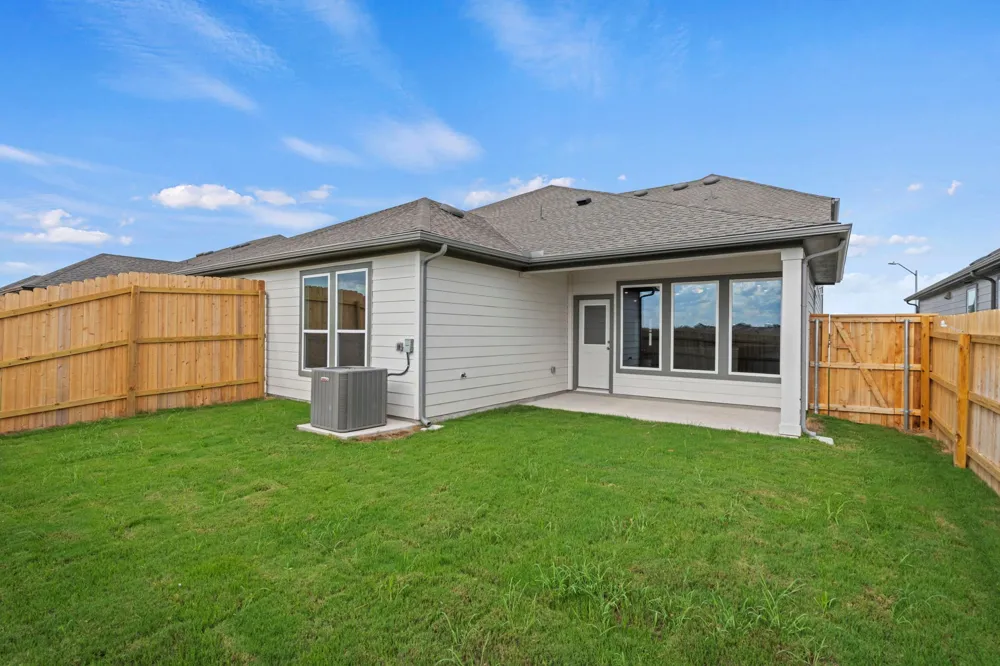 201 Backwood Pass Taylor, TX 76574