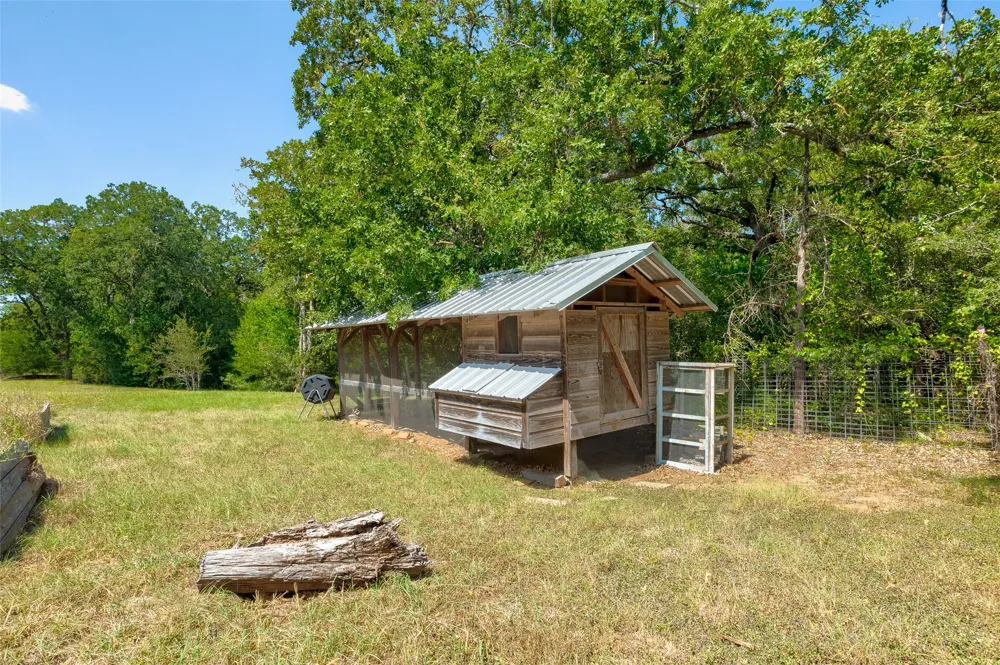 281 Earl Callahan Road Cedar Creek, TX 78612