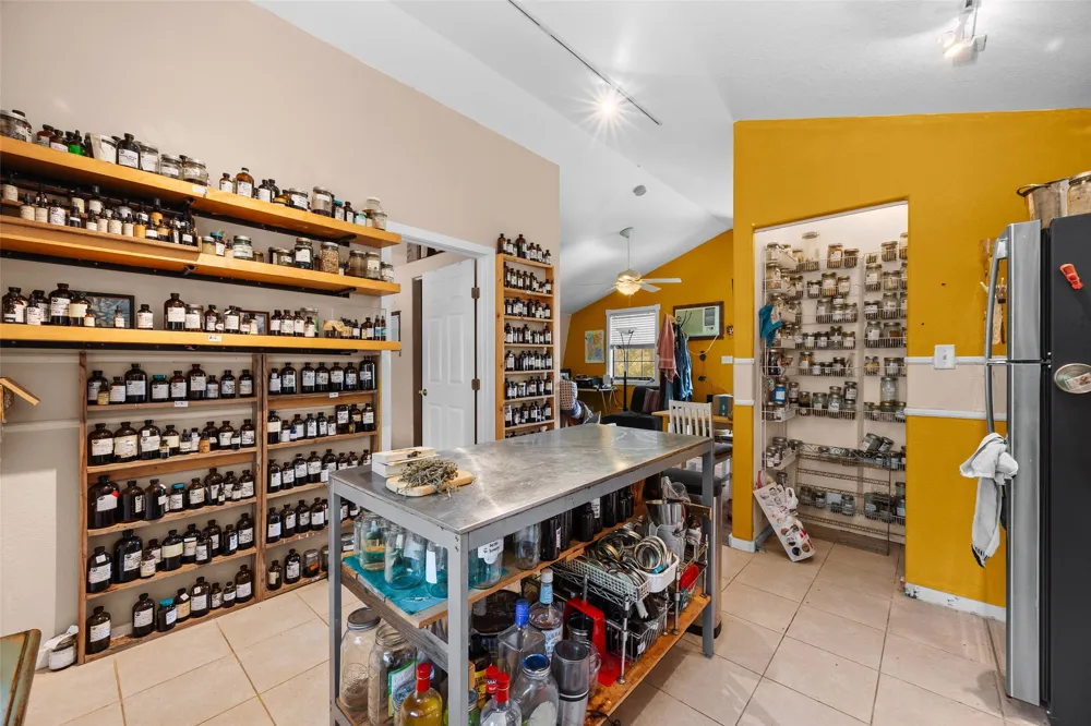 281 Earl Callahan Road Cedar Creek, TX 78612