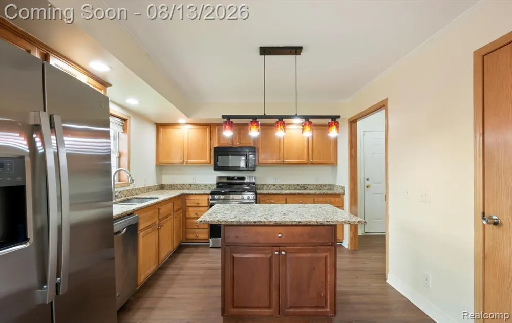 2018 John R Road Troy City, MI 48083