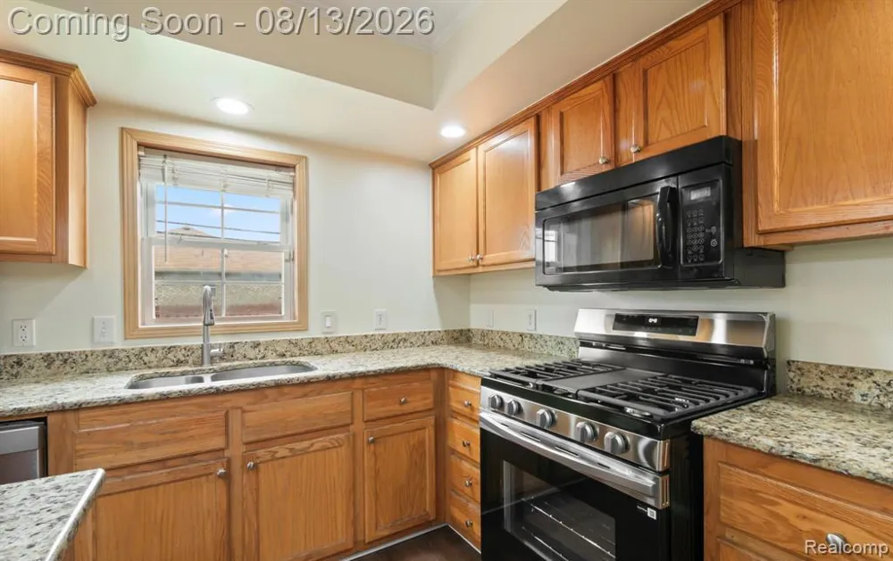 2018 John R Road Troy City, MI 48083