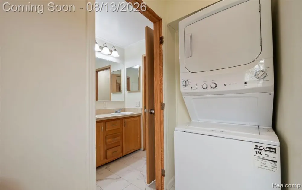 2018 John R Road Troy City, MI 48083