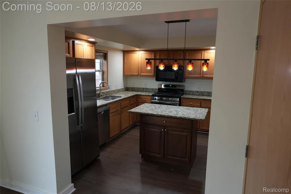 2018 John R Road Troy City, MI 48083