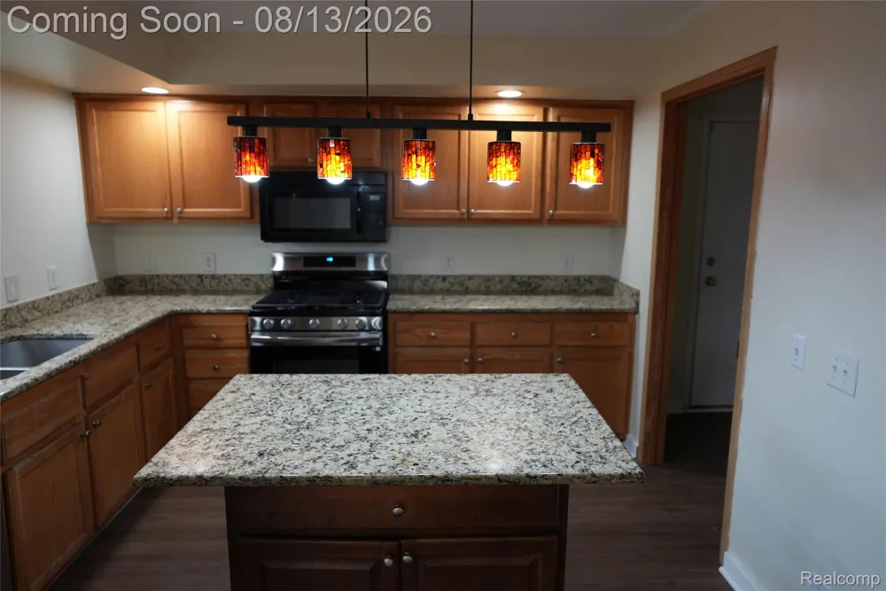 2018 John R Road Troy City, MI 48083