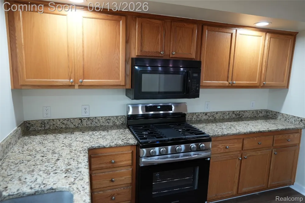 2018 John R Road Troy City, MI 48083