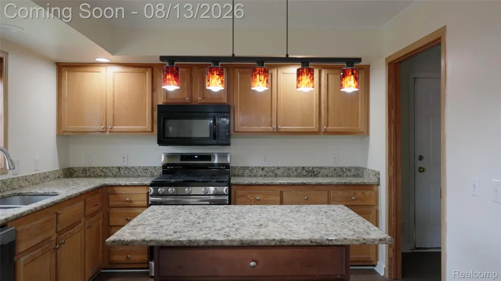 2018 John R Road Troy City, MI 48083