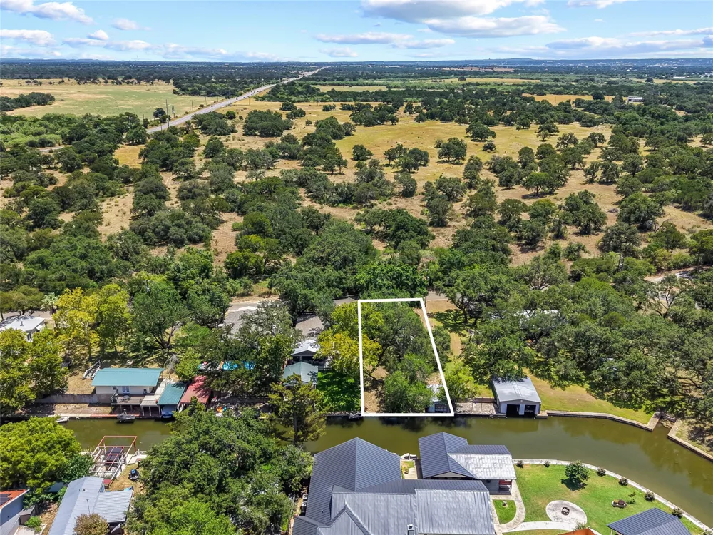410 CR 136B Kingsland, TX 78639