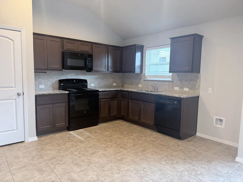 123 Saranac Drive Elgin, TX 78621