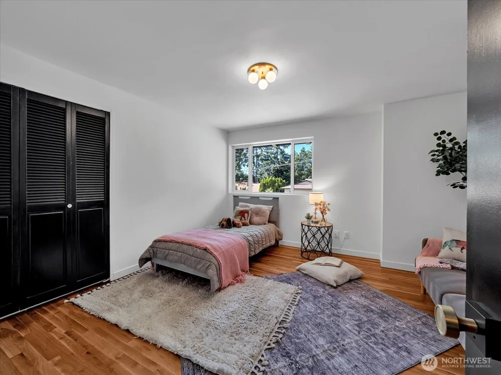 9616 242nd Place SW Edmonds, WA 98020