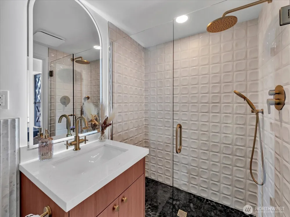 9616 242nd Place SW Edmonds, WA 98020