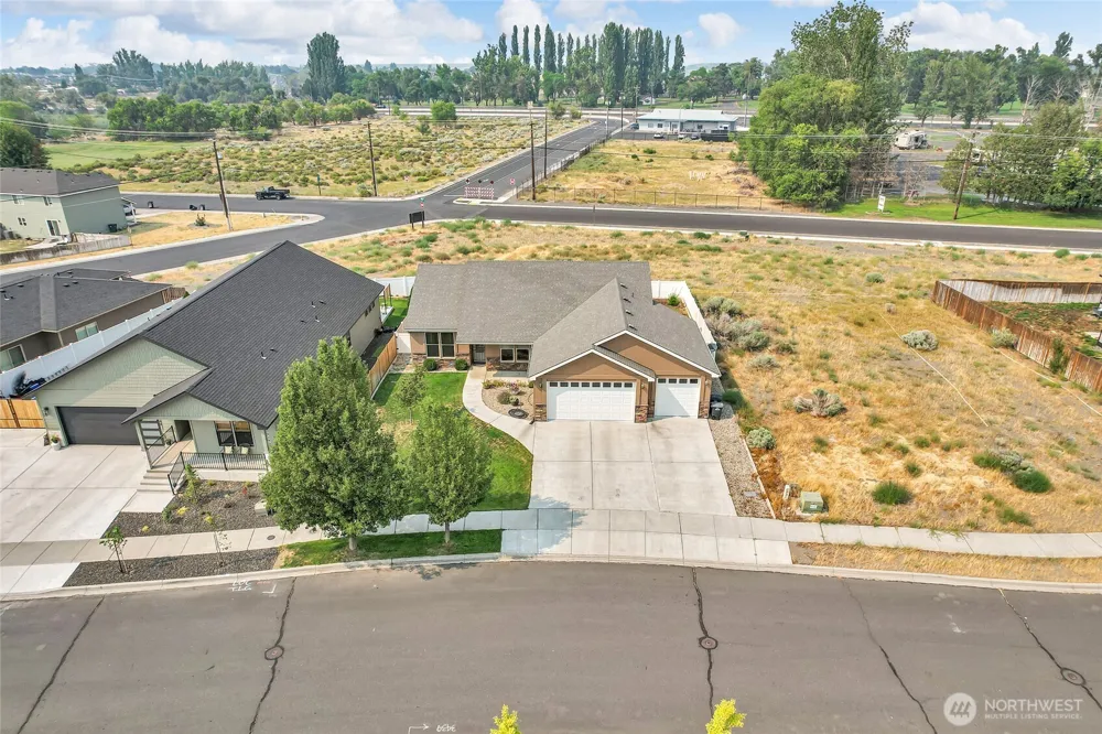 3440 W Blue Heron Lane Moses Lake, WA 98837