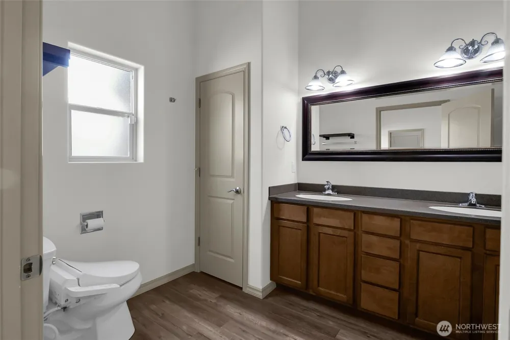 3440 W Blue Heron Lane Moses Lake, WA 98837