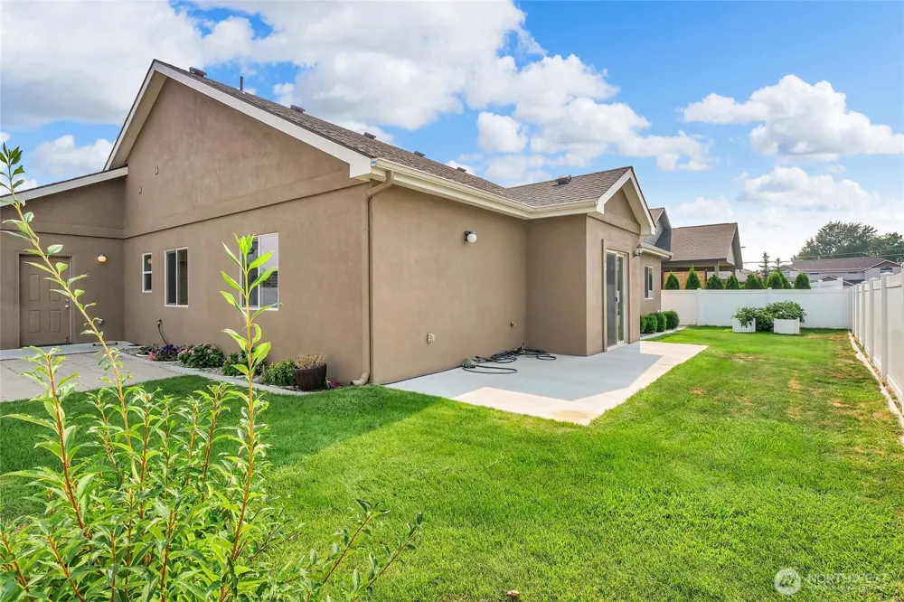 3440 W Blue Heron Lane Moses Lake, WA 98837