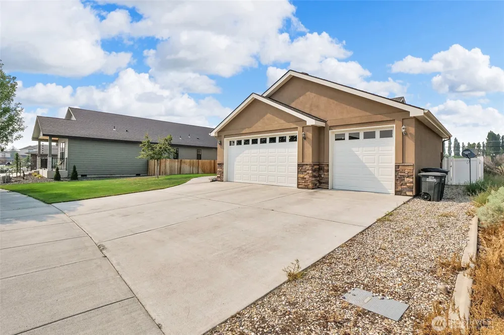 3440 W Blue Heron Lane Moses Lake, WA 98837