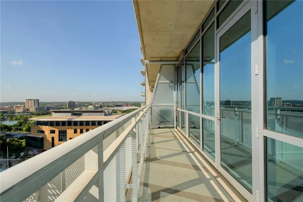 222 West Avenue #1307 Austin, TX 78701