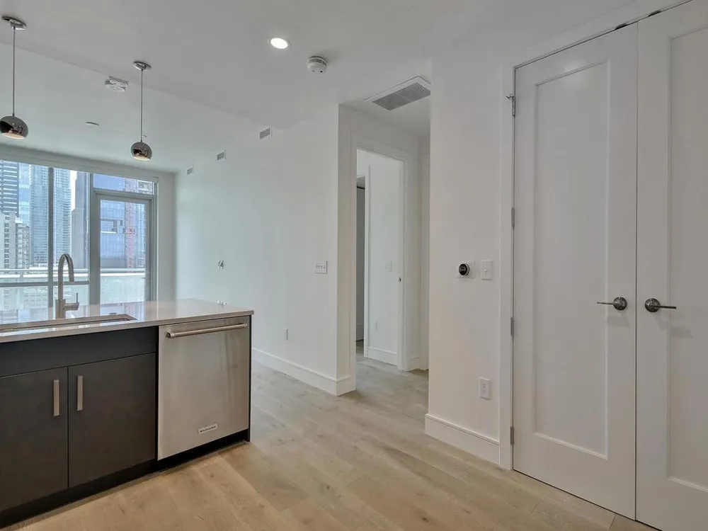 222 West Avenue #1307 Austin, TX 78701