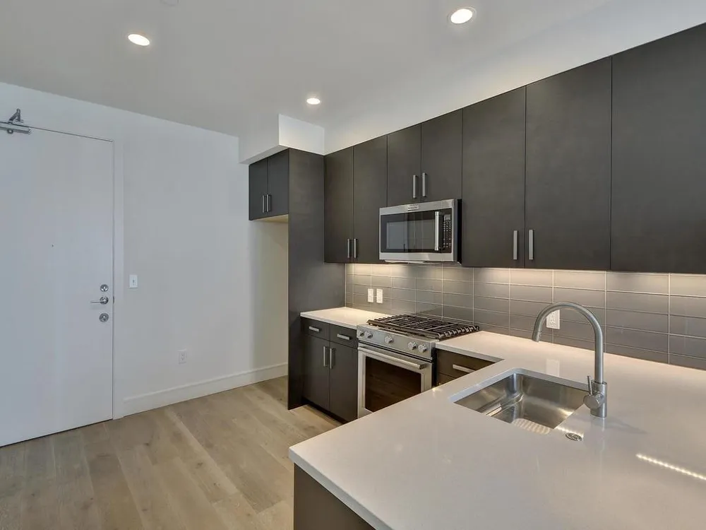 222 West Avenue #1307 Austin, TX 78701