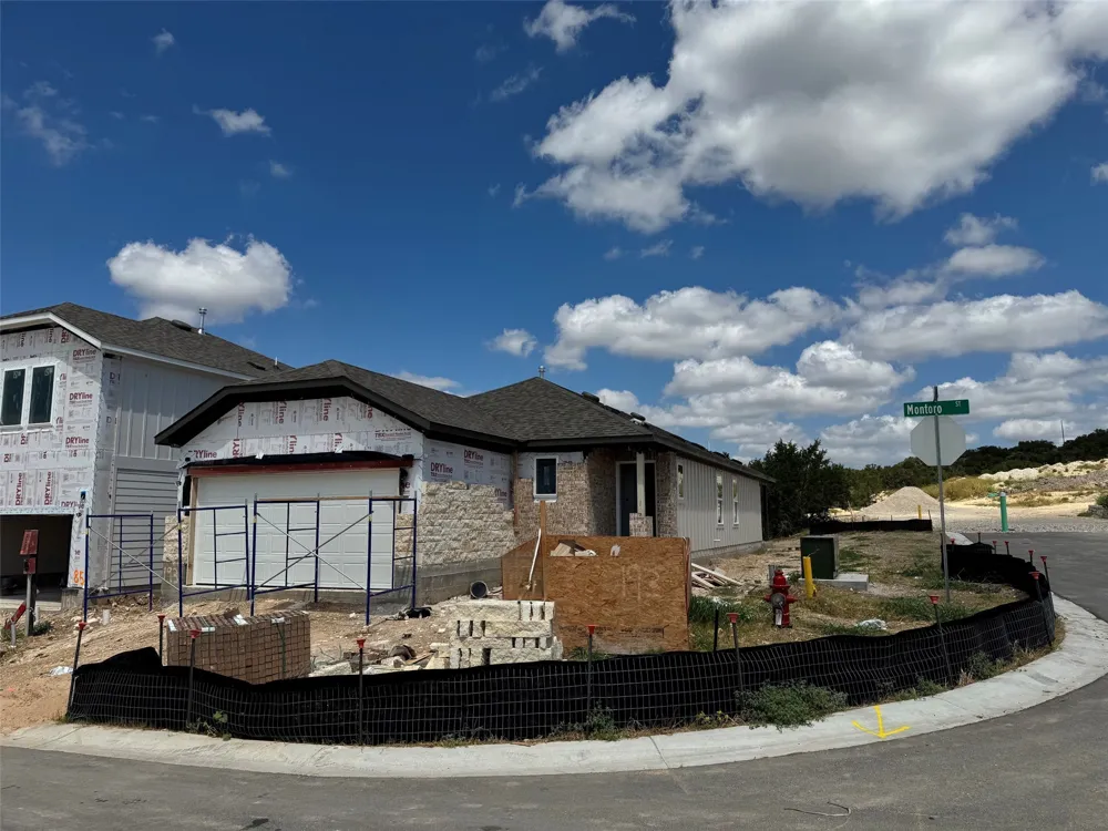 193 Montoro Street Dripping Springs, TX 78620