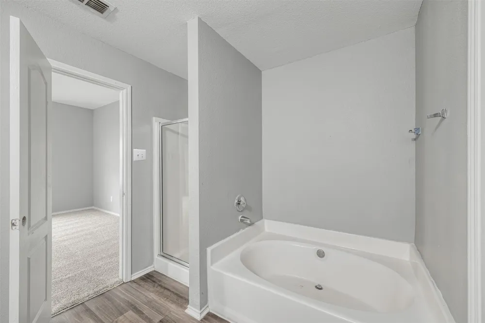 1092 Winding Creek Cedar Hill, TX 75104