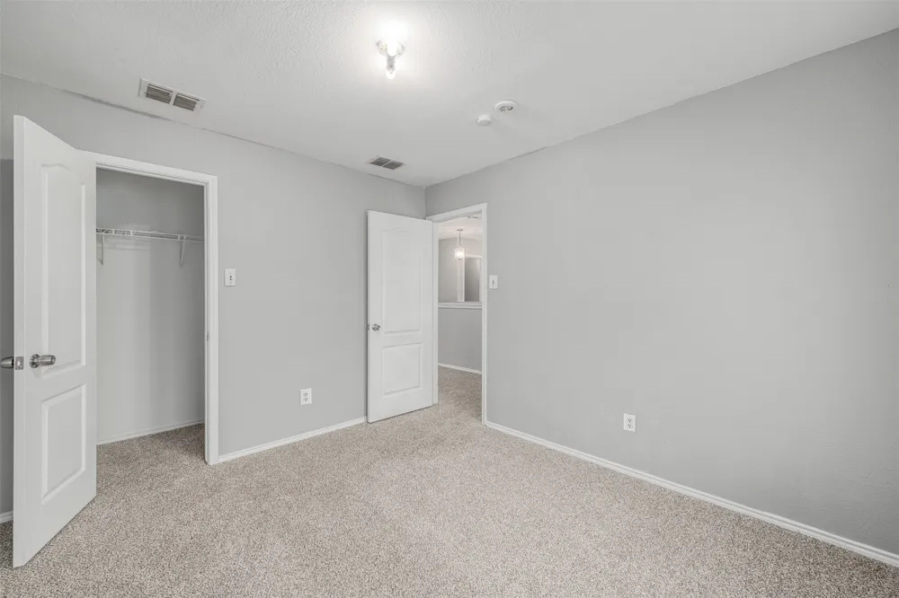 1092 Winding Creek Cedar Hill, TX 75104