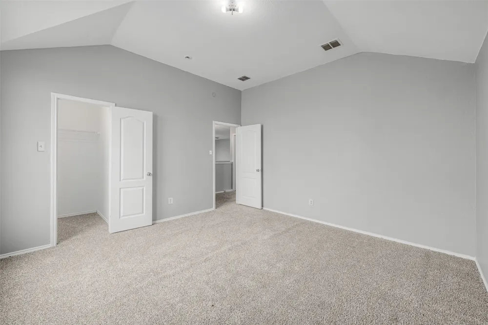 1092 Winding Creek Cedar Hill, TX 75104