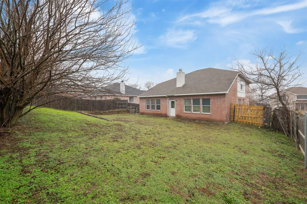 1092 Winding Creek Cedar Hill, TX 75104