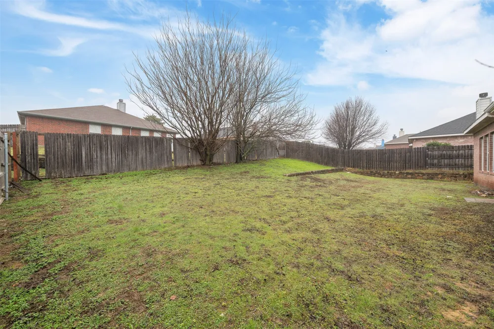 1092 Winding Creek Cedar Hill, TX 75104