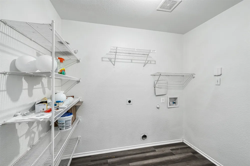 1092 Winding Creek Cedar Hill, TX 75104