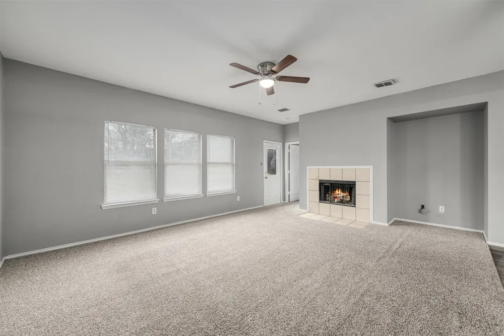 1092 Winding Creek Cedar Hill, TX 75104