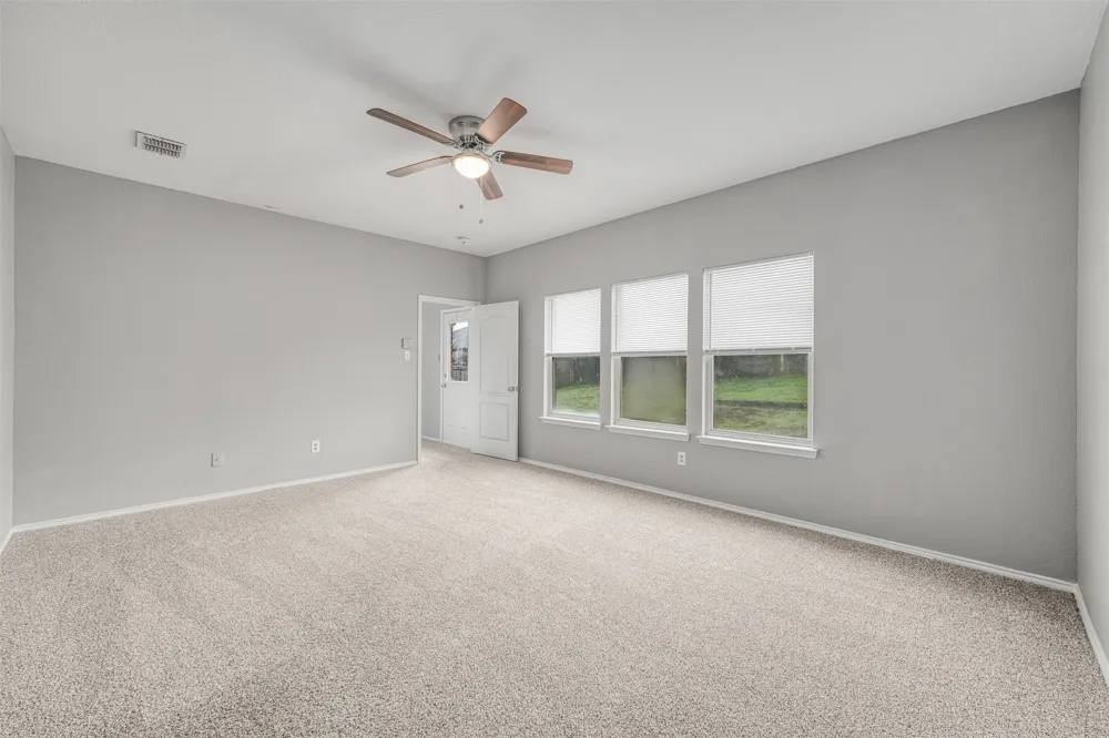 1092 Winding Creek Cedar Hill, TX 75104