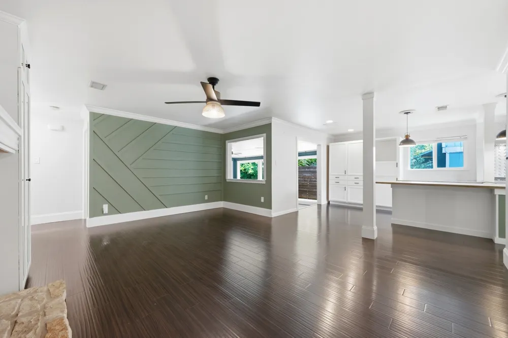 8404 Hornet Drive Austin, TX 78749